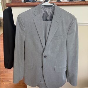 Kenneth Cole Reaction Light Gray Two-Button Suit Jacket and Pants